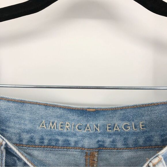 AMERICAN EAGLE Mom‎ Jeans Light Wash Destructed Womens Size 2L - Picture 6 of 8